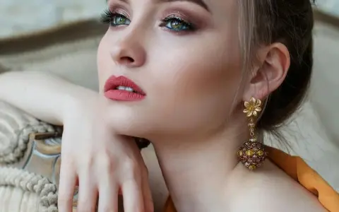 Jak rozświetlić cerę? Odkryj swój naturalny blask!