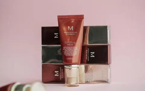 BB czy CC Bourjois? Wybierz idealny krem dla Twojej cery!
