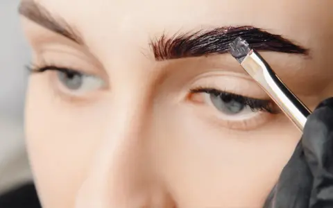 Henna żelowa: Ile dni na skórze, ile tygodni na włoskach?