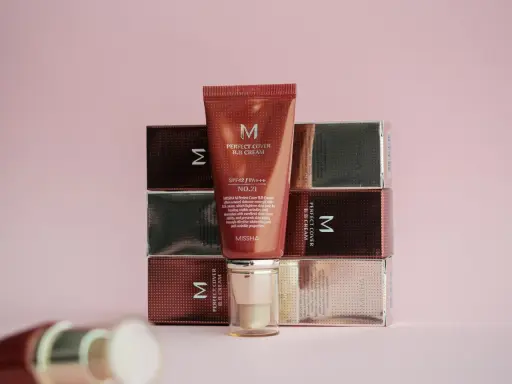 BB czy CC Bourjois? Wybierz idealny krem dla Twojej cery!