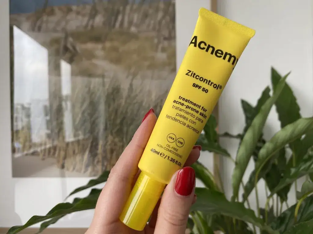 Krem z filtrem SPF do cery trądzikowej